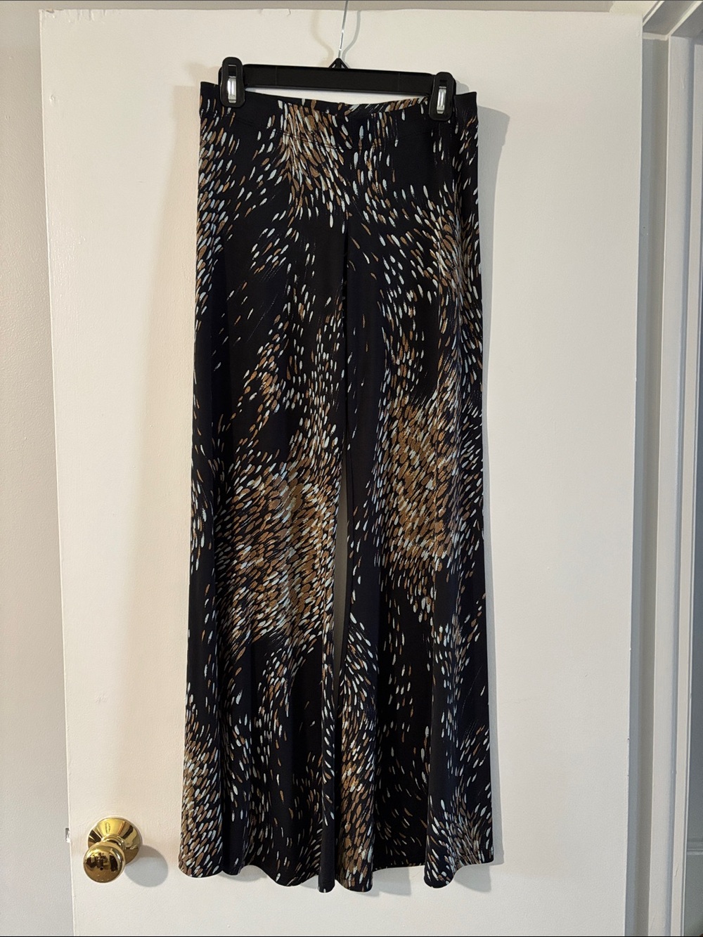 Veronica M Black and White Abstract Print Pants
